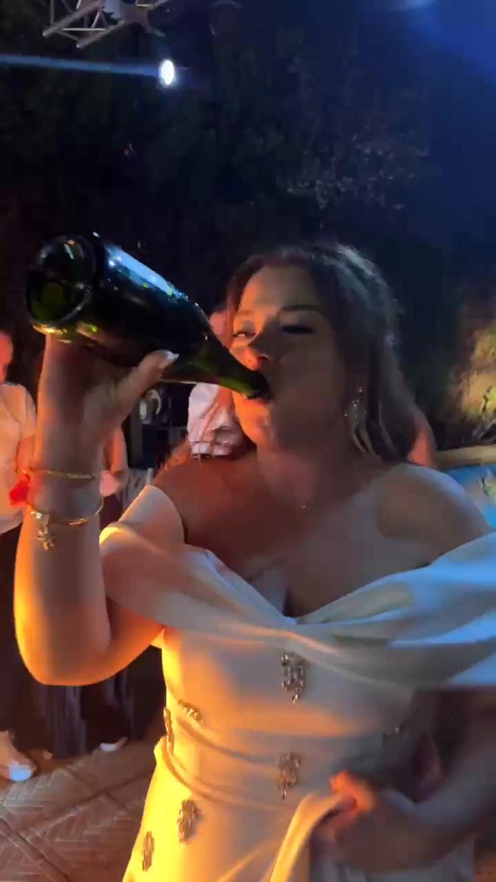 9689f458-68ef-49a0-b8b0-b97e085666f0.mp4