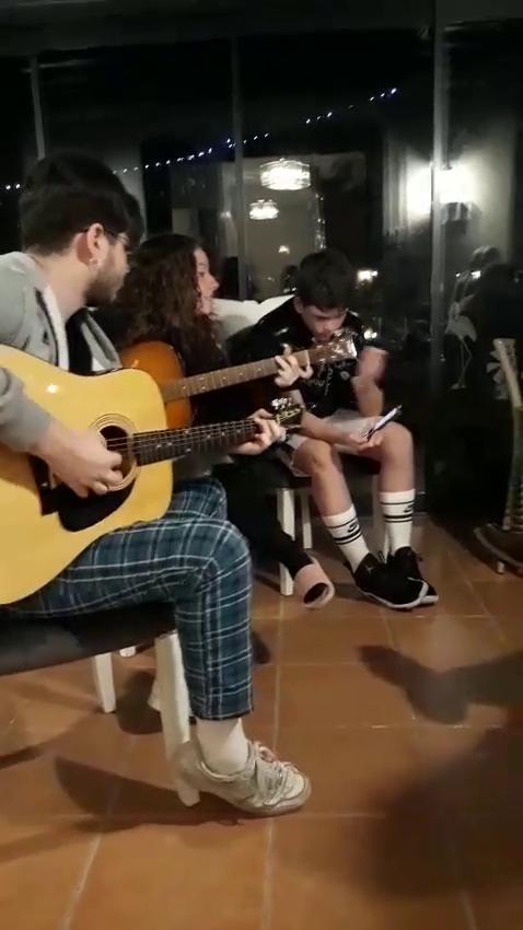 d0fc5d86-1283-4630-8daa-a93ea5329518.mp4