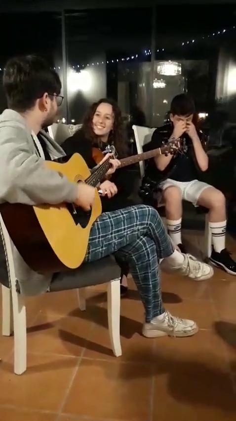 d2300d61-217e-4822-8f16-e61984b53da8.mp4